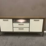 Shirley dressoir , baileys